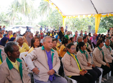ลงพื้นที่ตรวจเยี่ยมและติดตามการดำเนินงานของศูนย์เรียนรู้การปลูกส้มโอทับทิมสยามบ้านแสงวิมานตำบลคลองน้อย อำเภอปากพนัง จังหวัดนครศรีธรรมราช โดยนายชวกิจจ์ สุวรรณคีรี รองผู้ว่าราชการจังหวัดนครศรีธรรมราช กล่าวต้อนรับพร้อมนายวิศิษฐ์ ศรีสุวรรณ์ อธิบดีกรมส่งเสริม ... พารามิเตอร์รูปภาพ 58